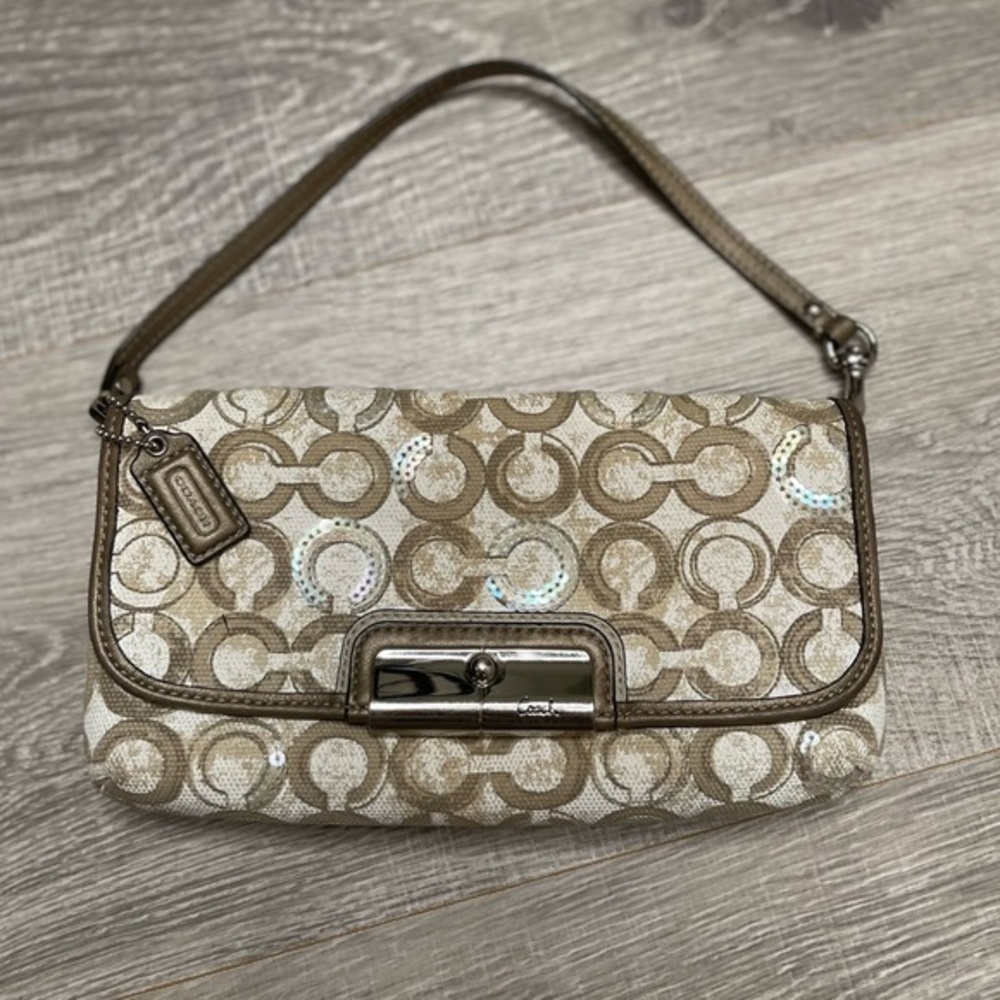 AUTHENTIC ✨COACH✨ SEQUIN ACCENTED WRISTLET